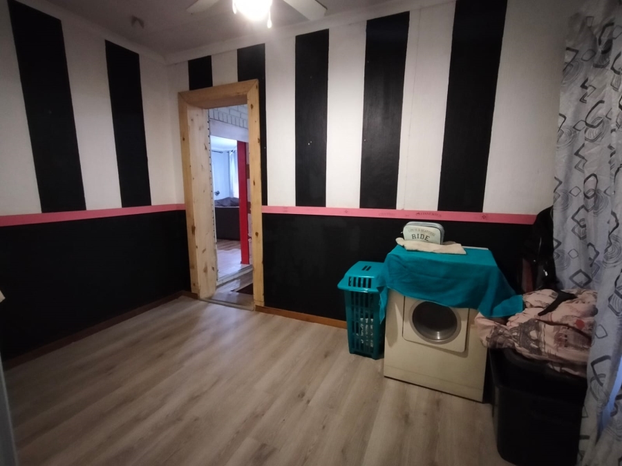 2 Bedroom Property for Sale in Geelhoutpark North West